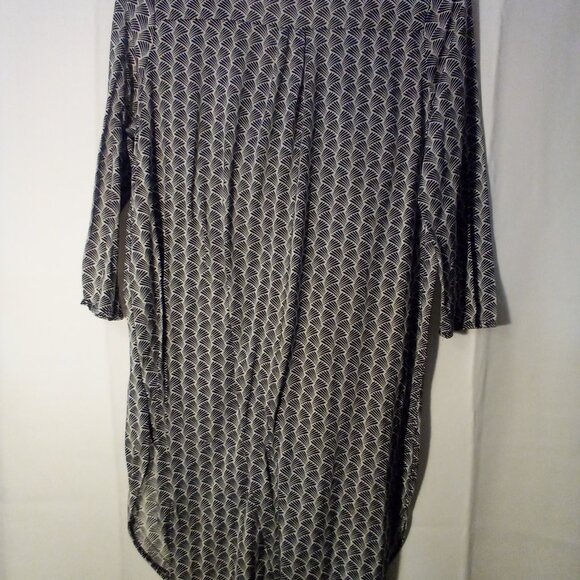 H & M Tunic Top Women M 3/4 Sleeve Button Up Pattern Black White - Picture 12 of 16